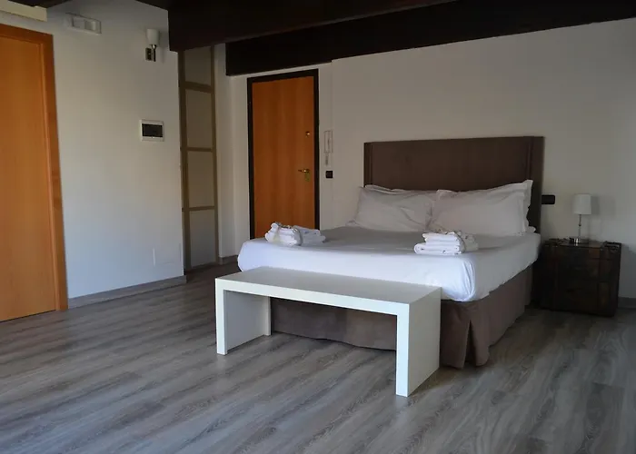 Gatto Bianco Le Dimore 3* Bari